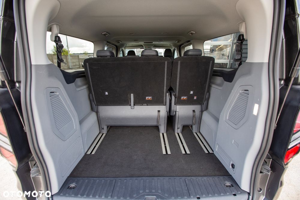 Ford Tourneo Custom - 17