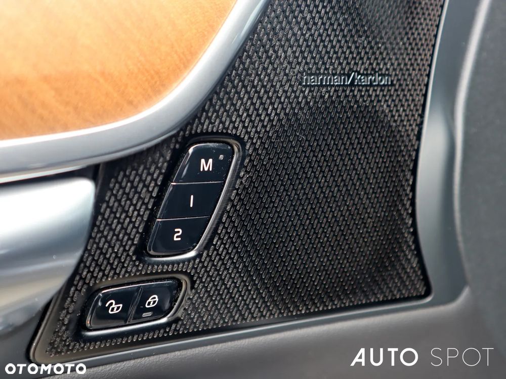 Volvo V90 T8 AWD Plug-In Hybrid Inscription - 13