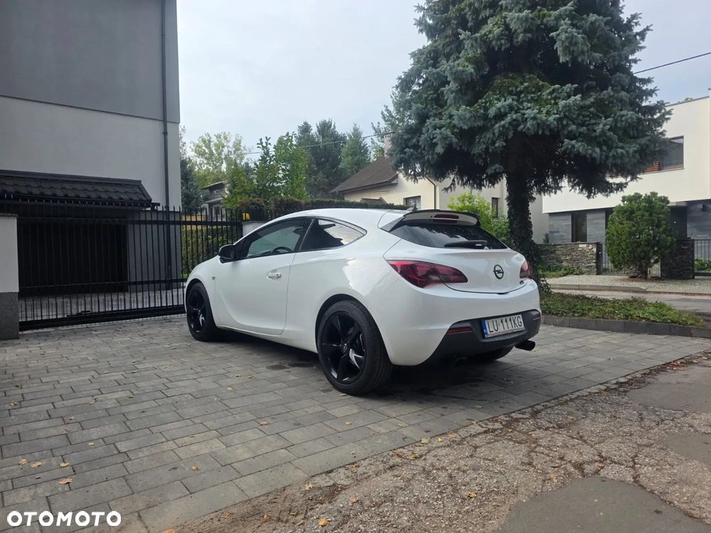 Opel Astra GTC 1.4 Turbo - 10