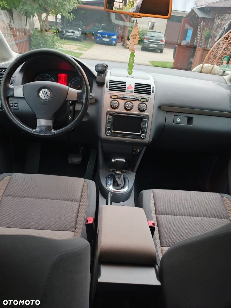 Volkswagen Touran 2.0 TDI DPF Cross DSG - 6
