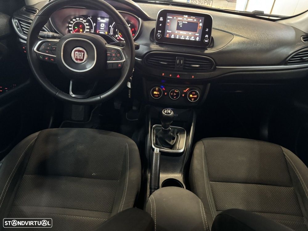 Fiat Tipo Station Wagon 1.3 M-Jet Lounge - 18