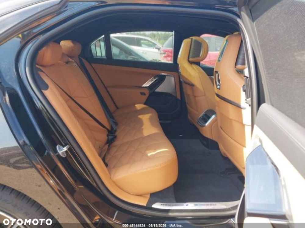 BMW Seria 7 - 10