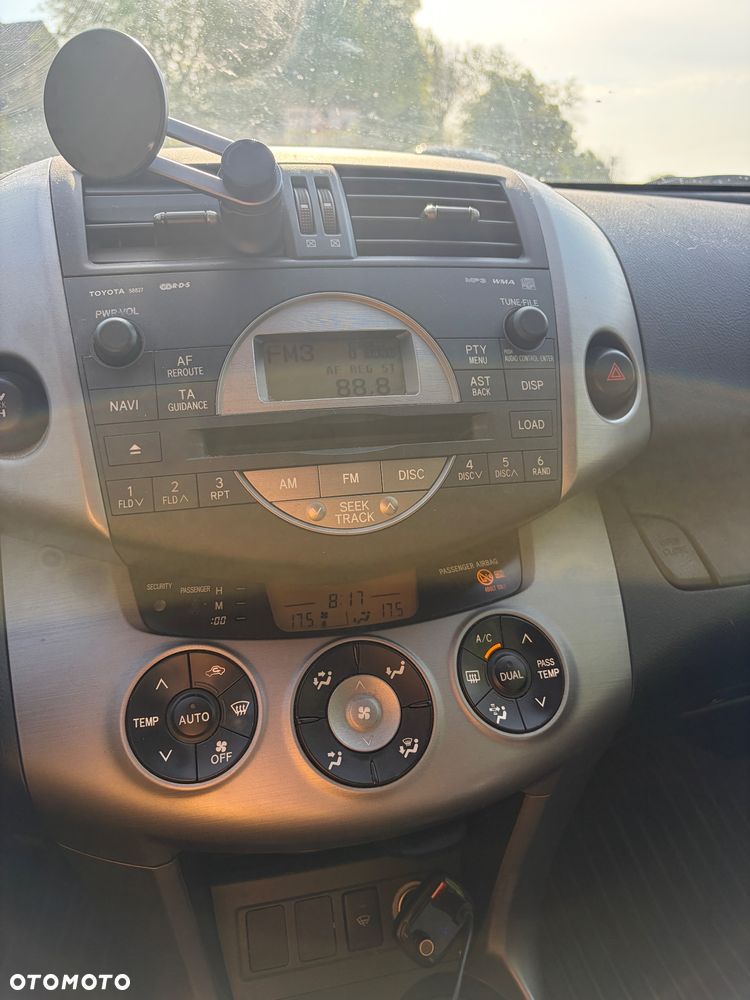 Toyota RAV4 - 7