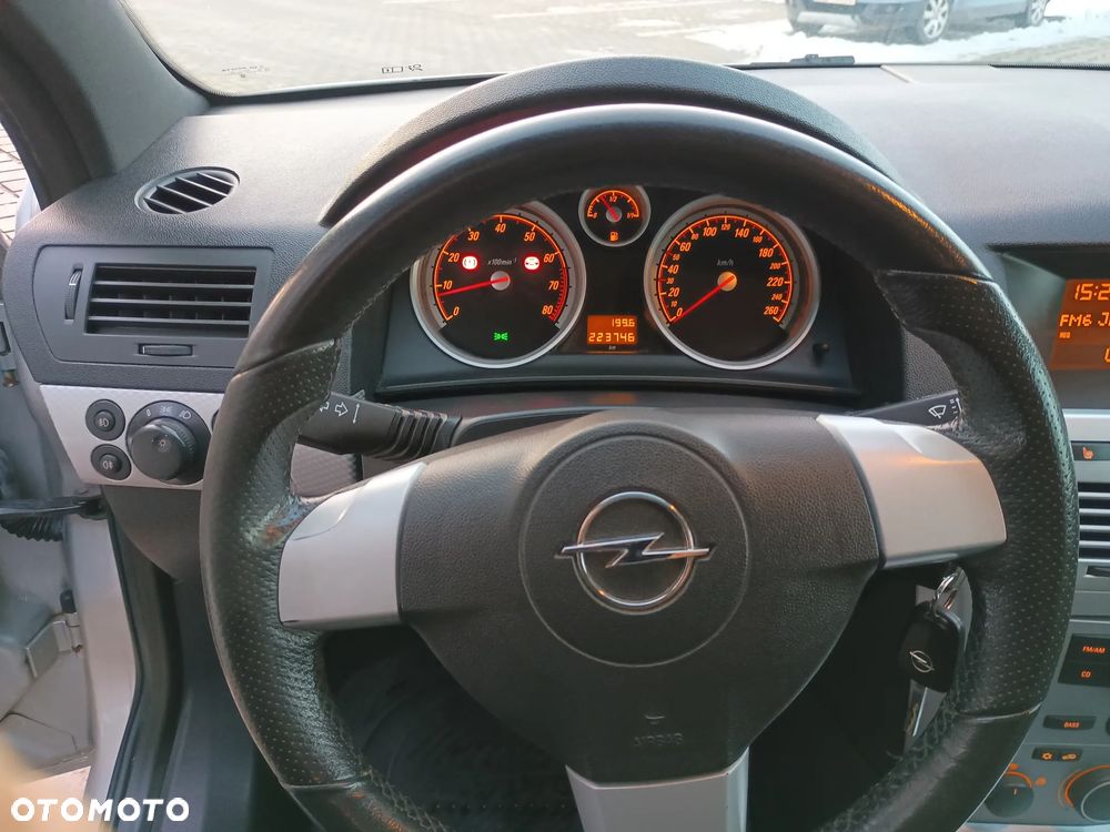 Opel Astra 1.8 16V Coupe - 25