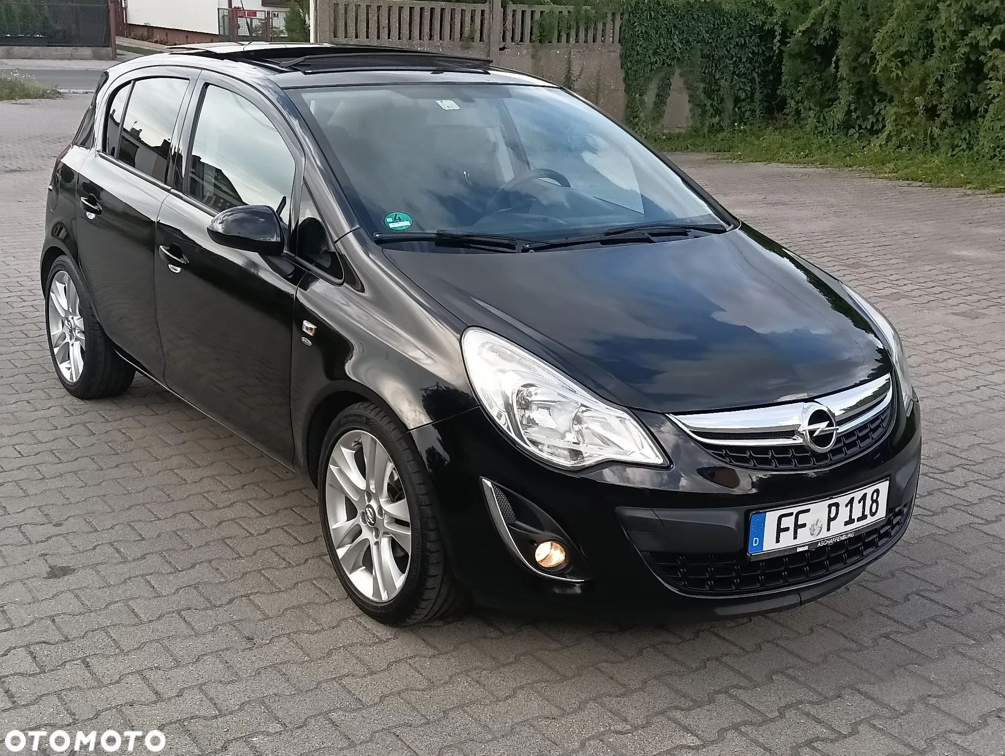 Opel Corsa 1.2 16V EcoFLEX Satellite - 1