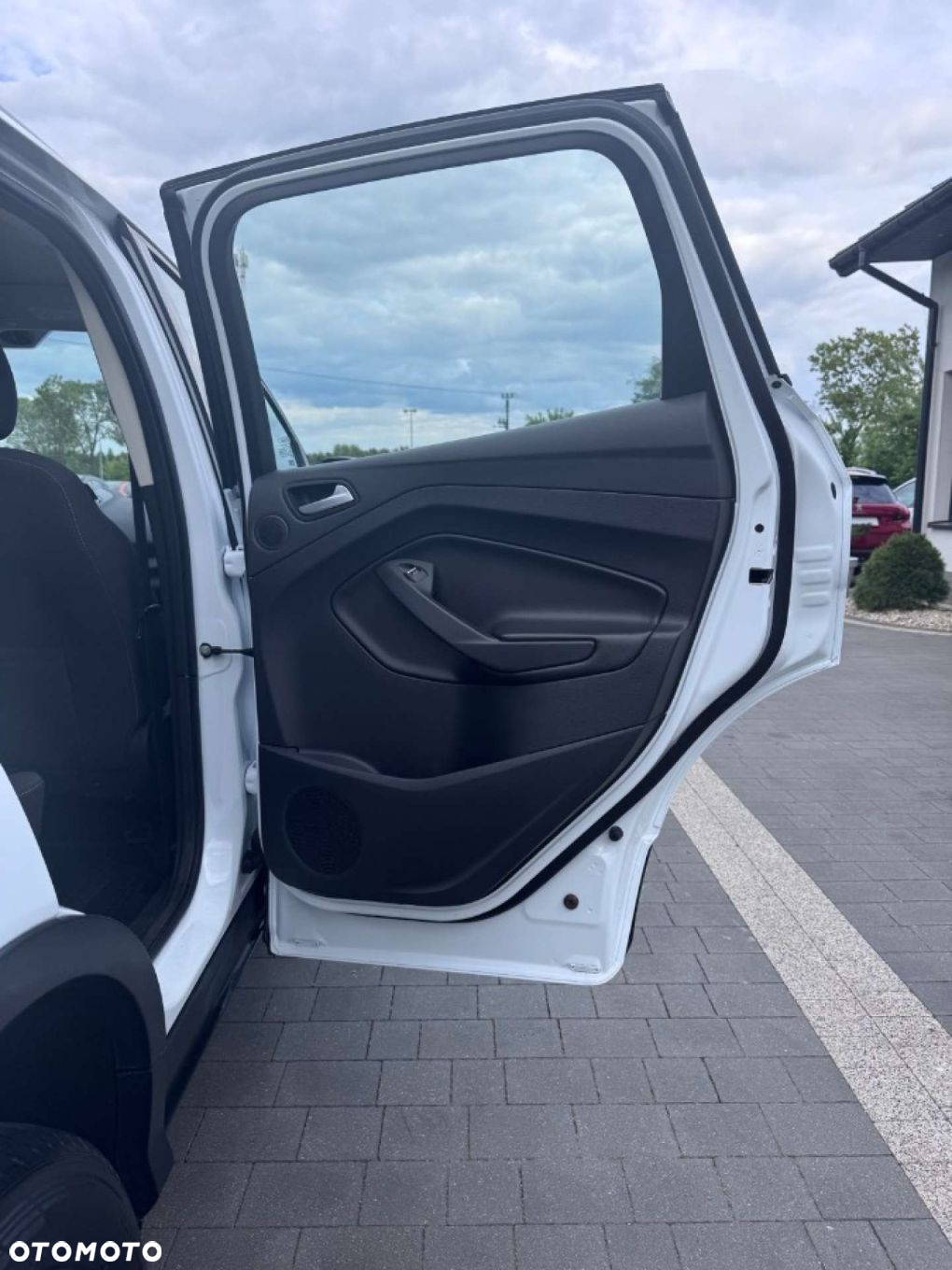 Ford Kuga 1.5 EcoBoost 2x4 Cool & Connect - 36