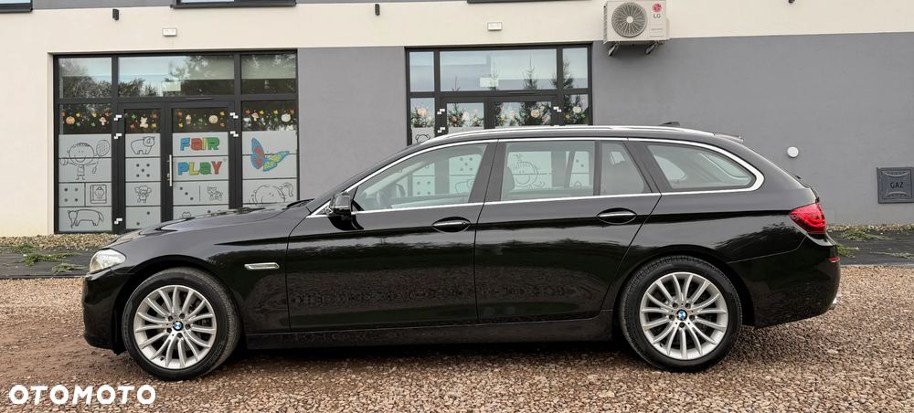 BMW Seria 5 528i Luxury Line - 12
