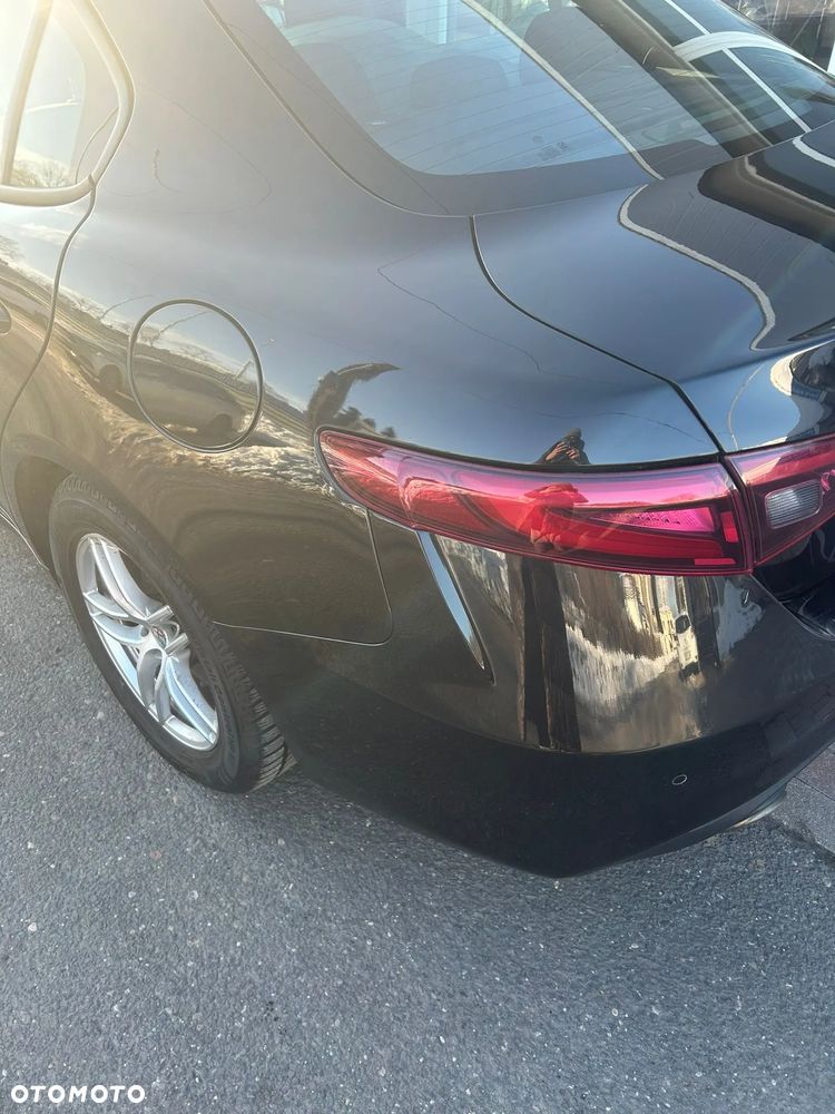 Alfa Romeo Giulia 2.0 Turbo - 4