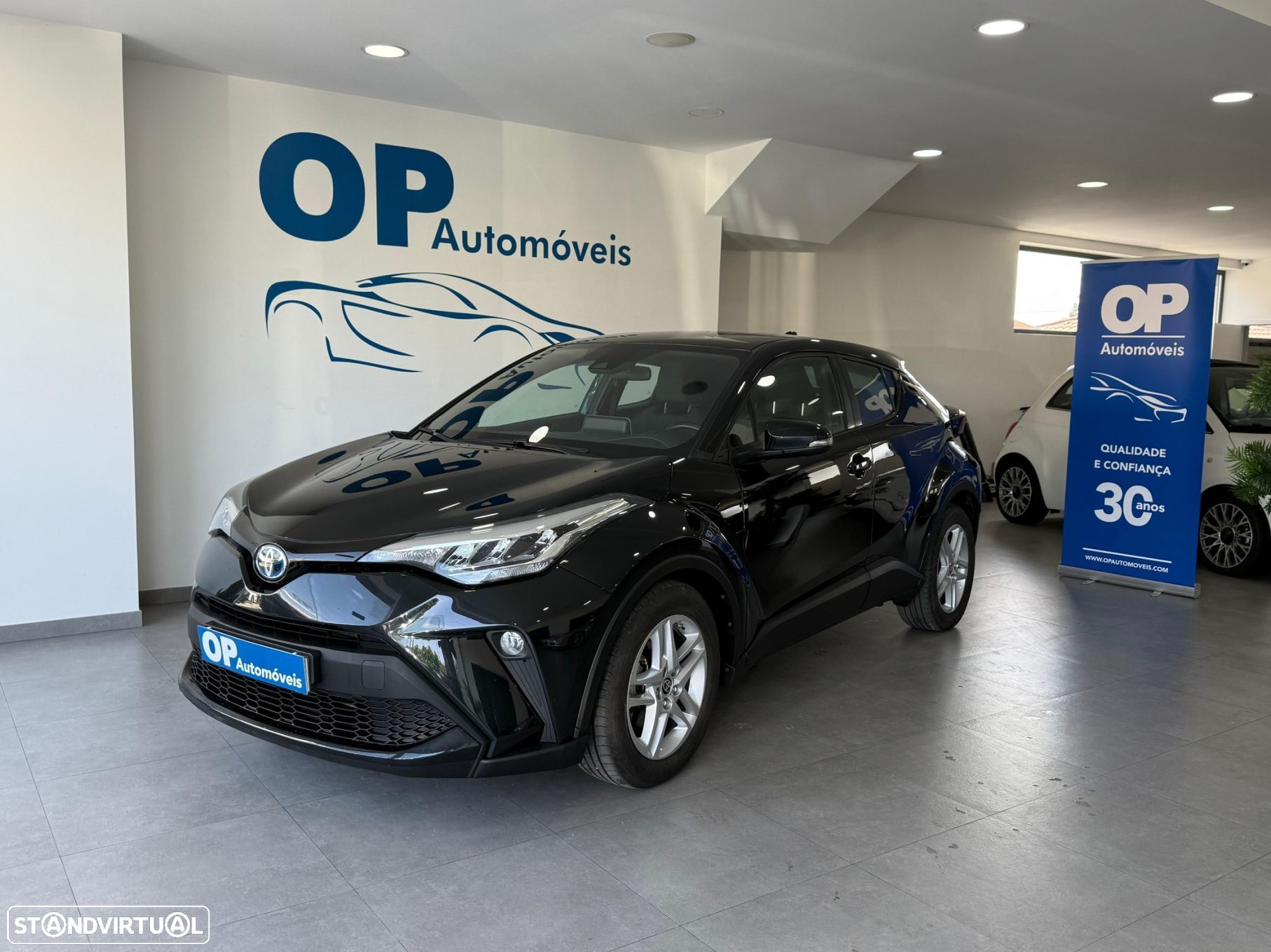 Toyota C-HR 1.8 Hybrid Comfort - 1