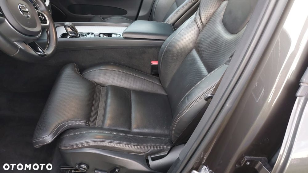 Volvo XC 60 B5 D AWD R-Design - 8