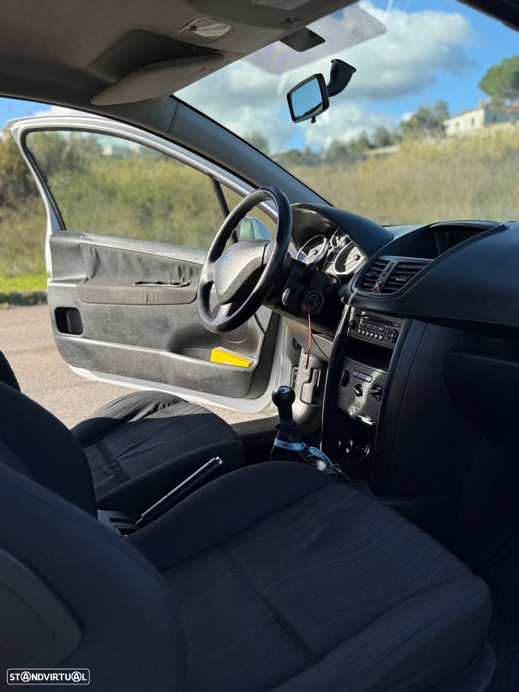 Peugeot 207 1.4 HDi Urban - 11