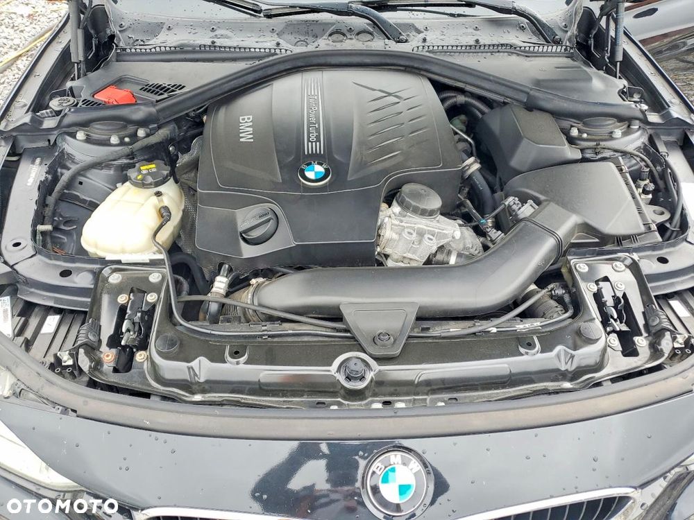 BMW Seria 3 335i Sport Line - 12