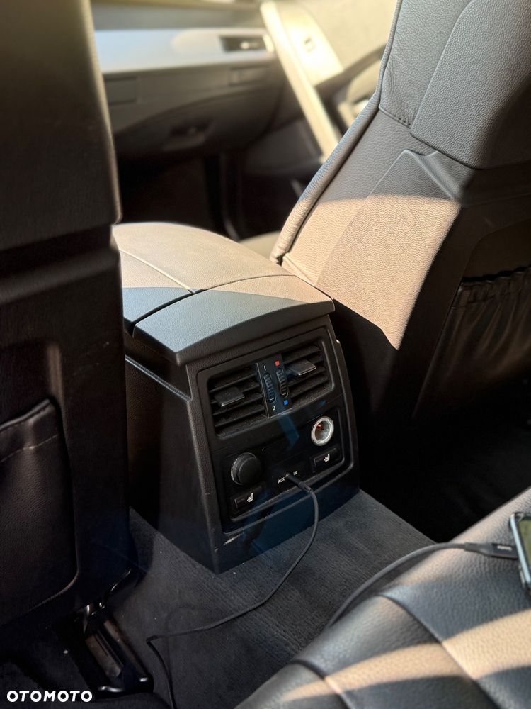 BMW Seria 5 530xd - 28