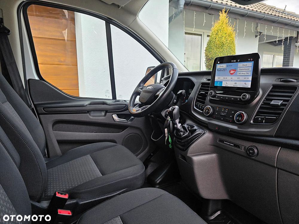 Ford TRANSIT CUSTOM - 21