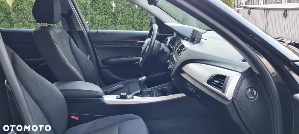 BMW Seria 1 116i - 22
