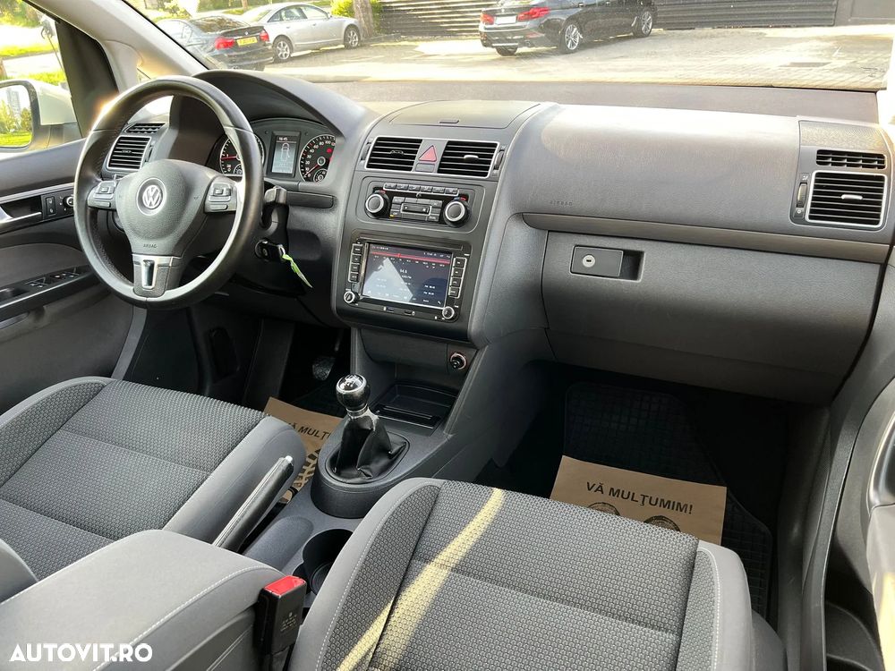 Volkswagen Touran 1.6 TDI DPF BlueMotion Technology Highline - 8