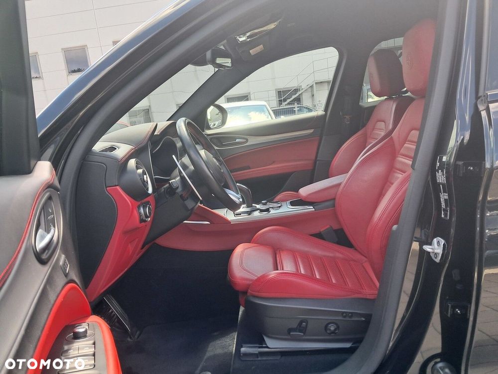Alfa Romeo Stelvio - 14