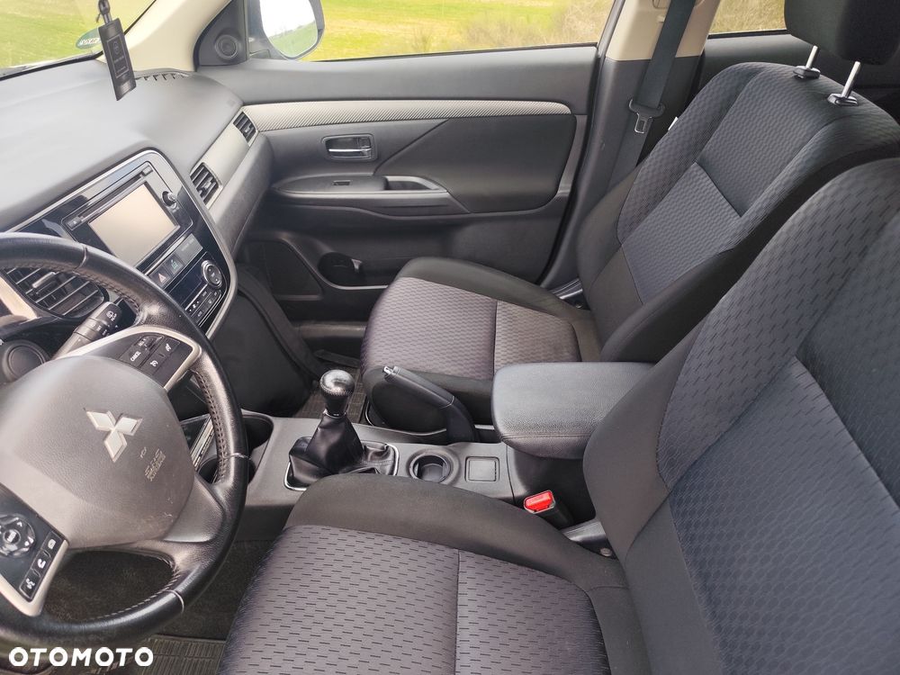 Mitsubishi Outlander 2.0 2WD - 16