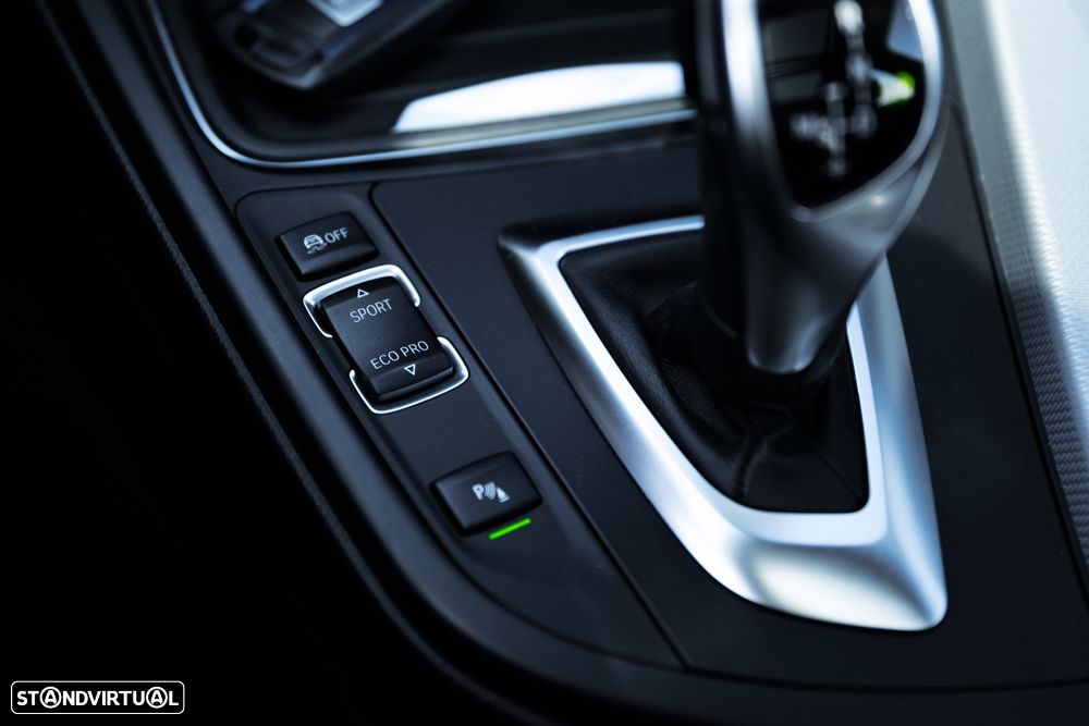 BMW 320 d xDrive Pack M Auto - 12