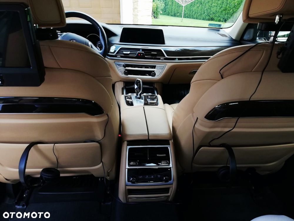 BMW Seria 7 750Li xDrive - 8