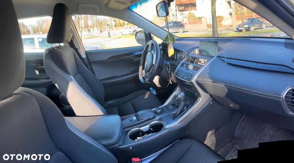 Lexus NX 300h Elite AWD - 10