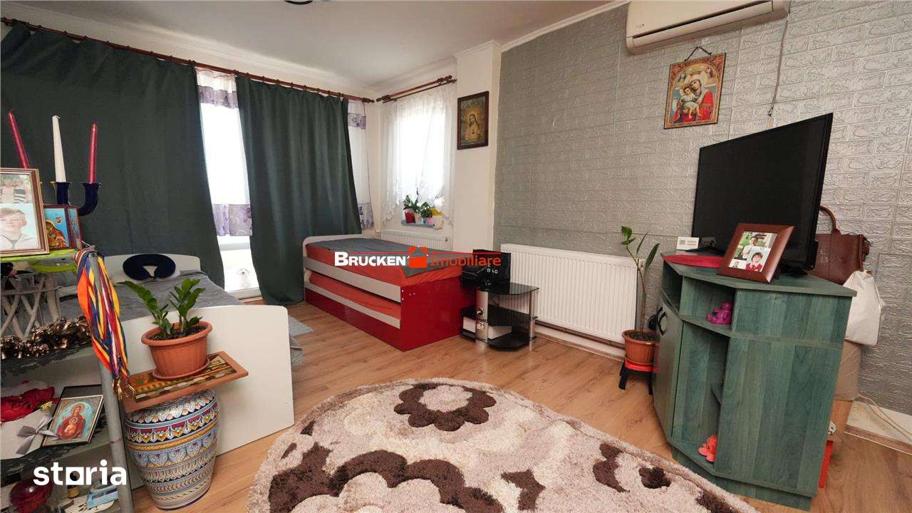 Apartament cu 3 camere de vanzare — fotografia 1