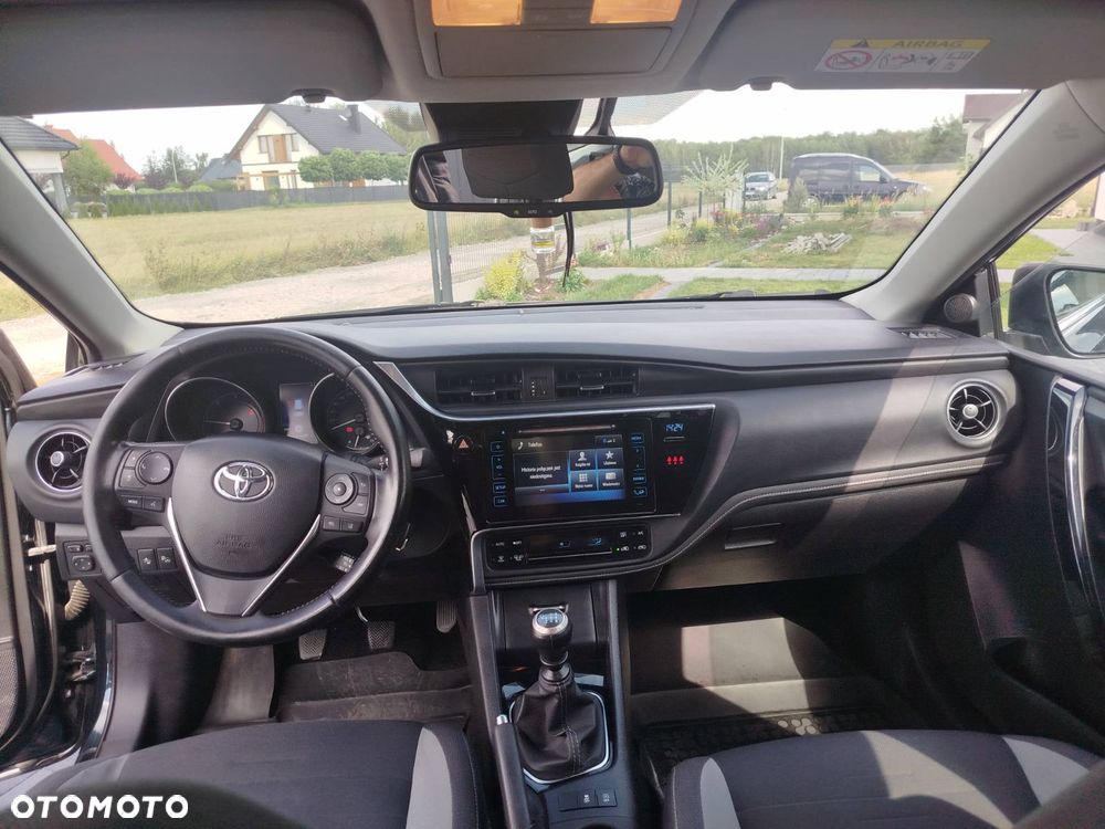 Toyota Auris 1.6 D-4D Premium - 6