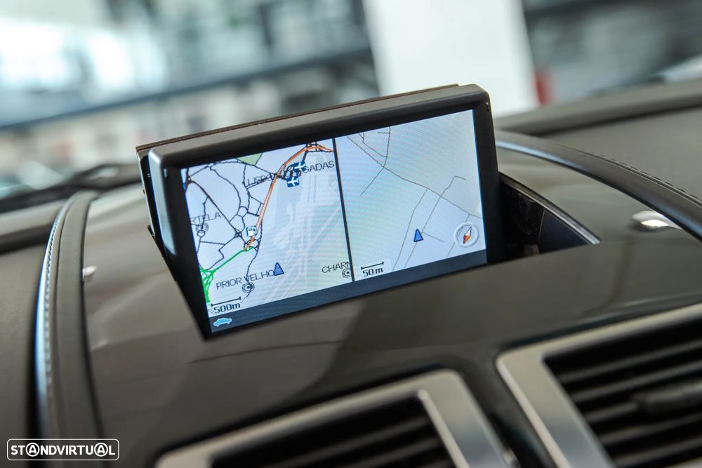 Aston Martin Vantage Roadster - 21