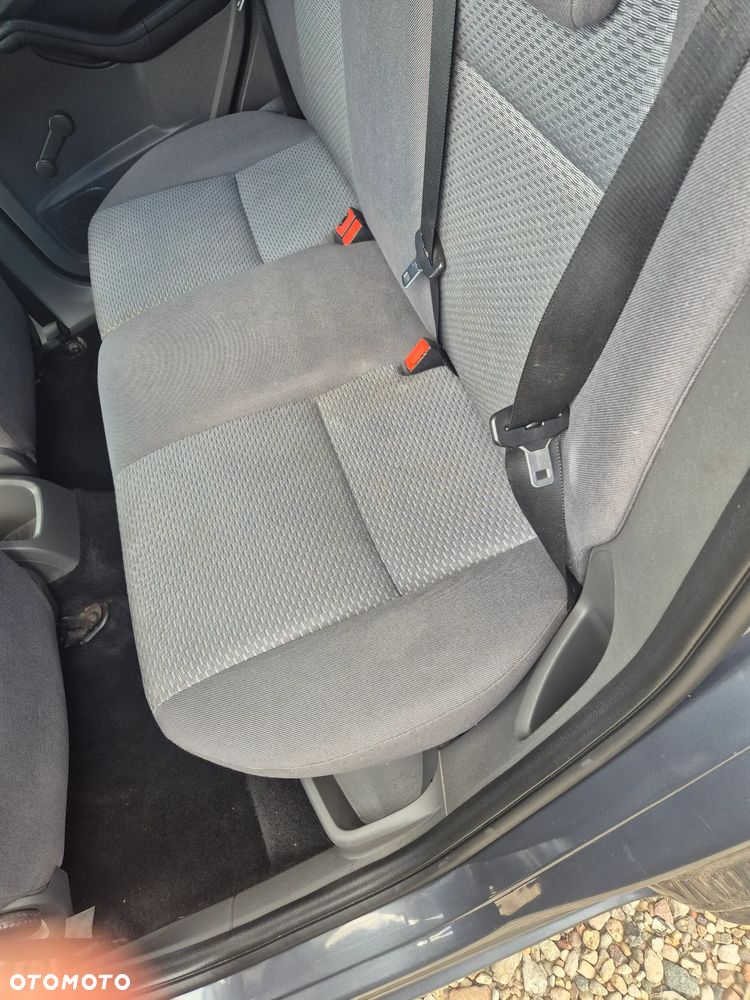 Ford Focus 1.6 Ti-VCT Connection - 12