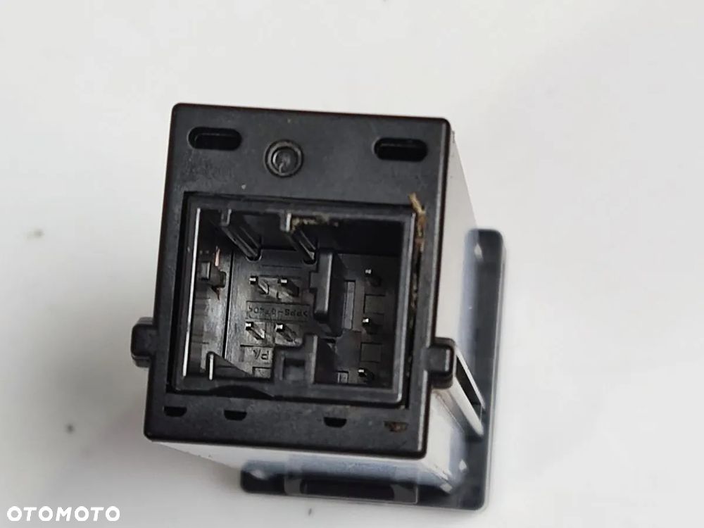 TOYOTA COROLLA E21 od 2022r Gniazdo USB - 4