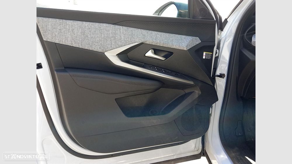 Peugeot 3008 1.2 Hybrid Allure e-DCS6 - 12