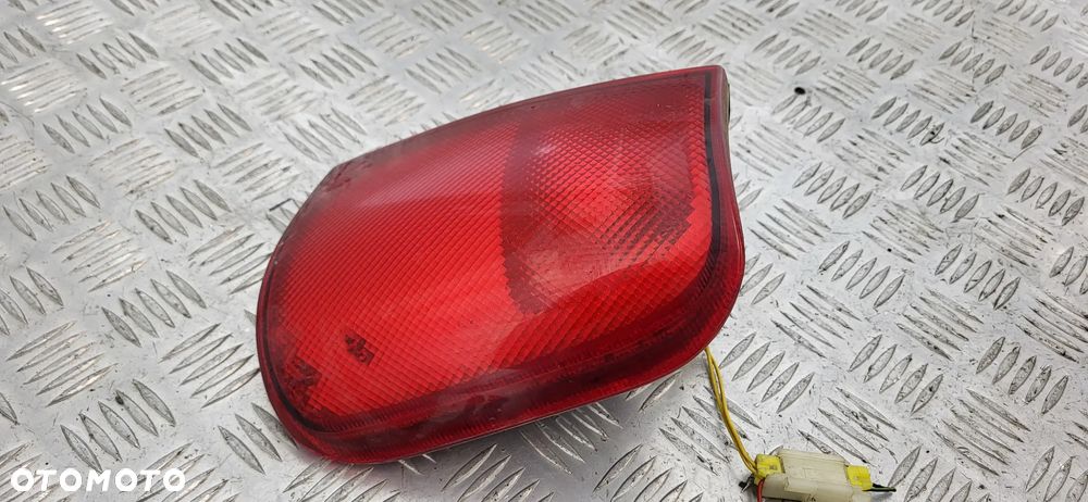 Nissan Terrano II Lampa Tylna Prawa - 3