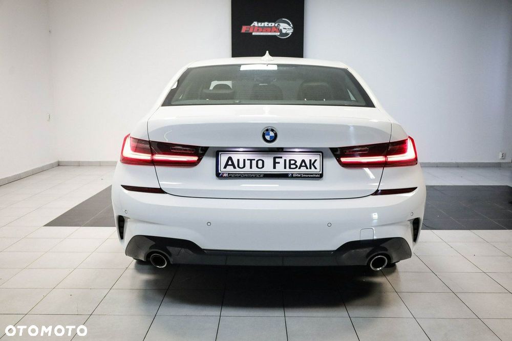 BMW Seria 3 320d M Sport sport - 11