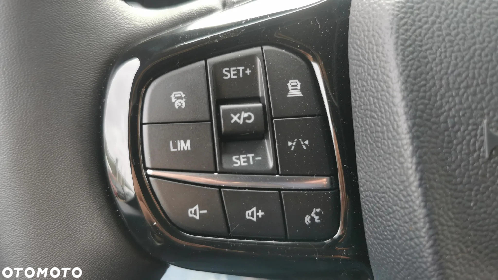 Ford Tourneo Custom 2.5 PHEV CVT 340 L2 Titanium X - 21