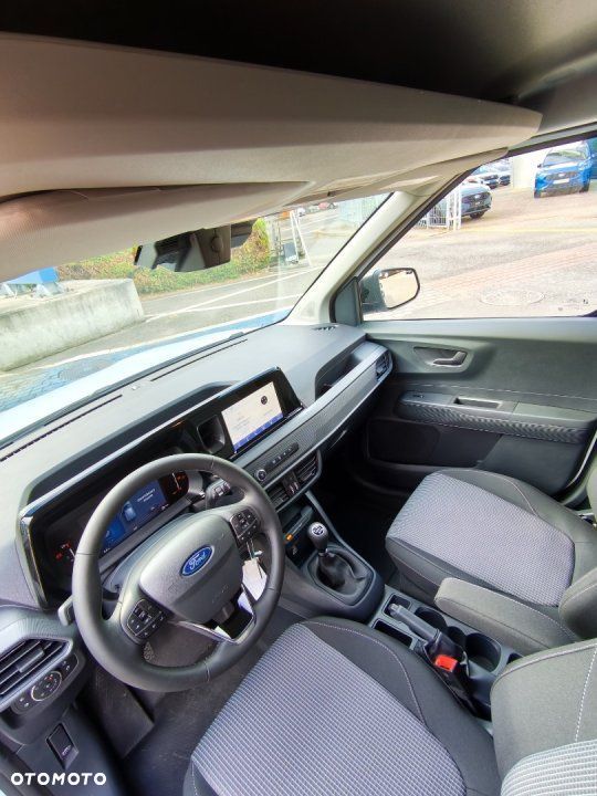 Ford Transit Courier - 22