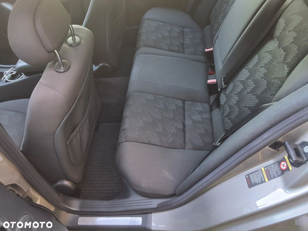 Mercedes-Benz Klasa C 200 Kompressor Avantgarde Sport Edition - 15