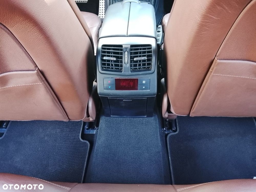 Mercedes-Benz Klasa E - 12