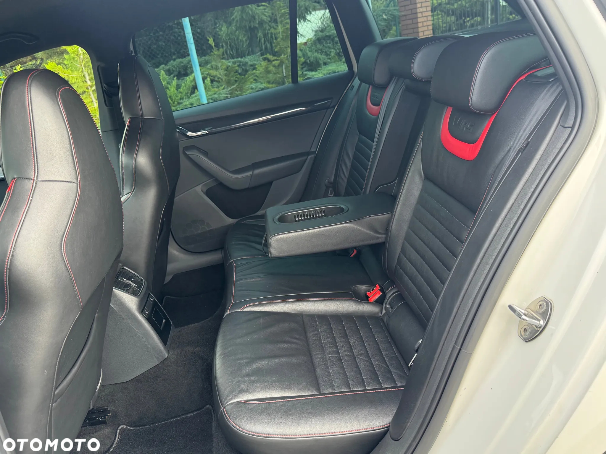 Skoda Octavia Combi 2.0 TDI DSG RS - 15