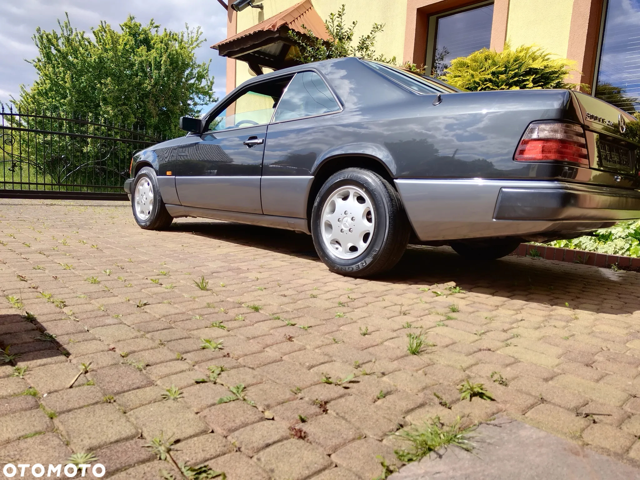 Mercedes-Benz W124 (1984-1993) - 23