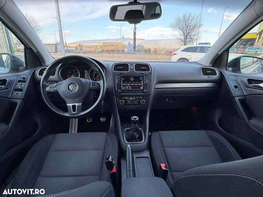 Volkswagen Golf - 6