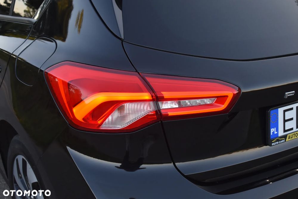Ford Focus 1.0 EcoBoost Titanium X - 36