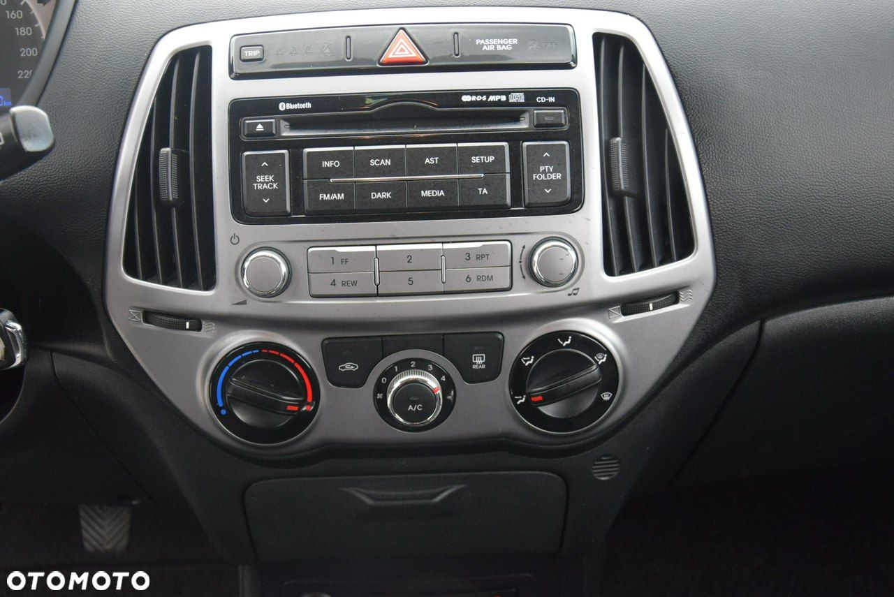 Hyundai i20 1.25 Wersja Jubileuszowa - 24