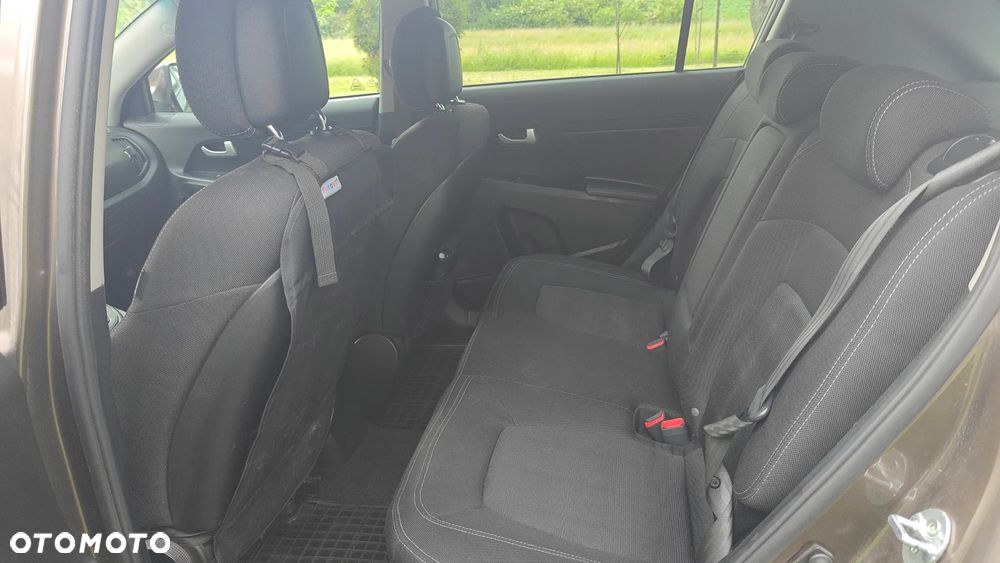 Kia Sportage 2.0 L - 12