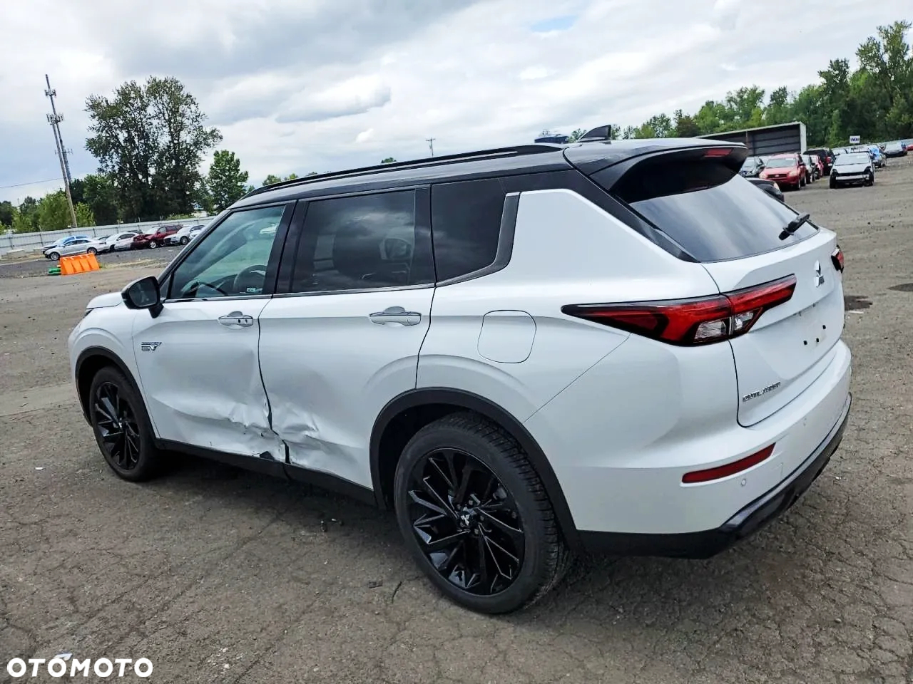Mitsubishi Outlander - 3