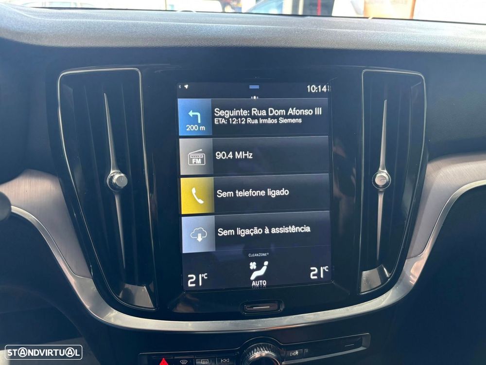 Volvo V60 2.0 B4 Momentum Geartronic - 26