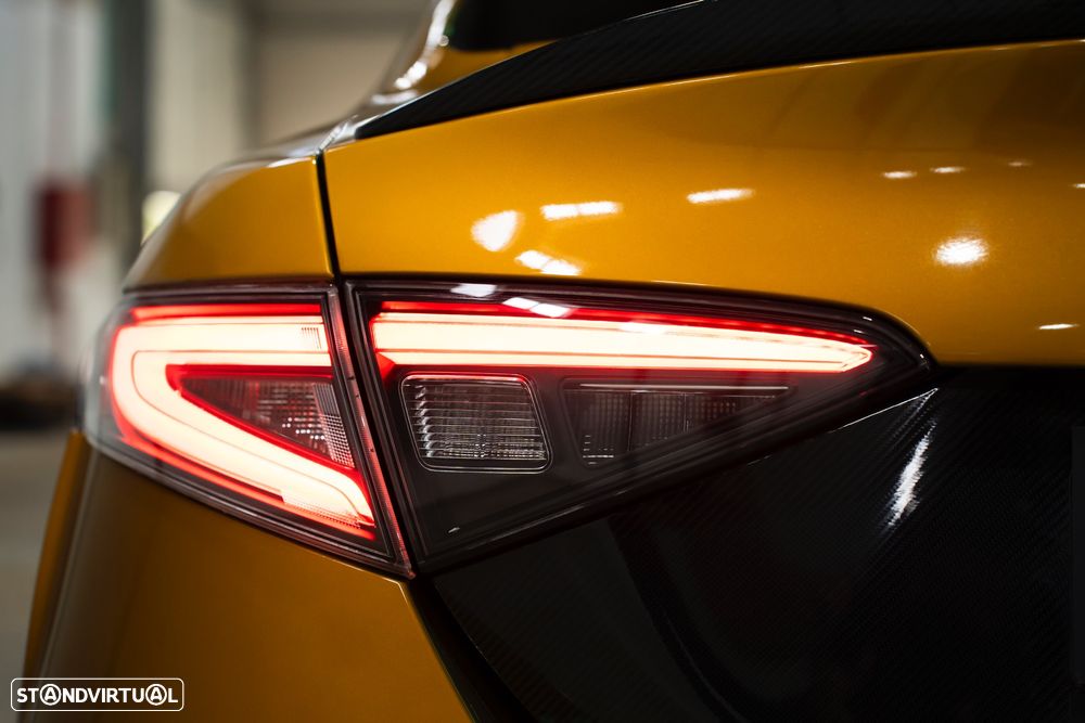 Alfa Romeo Giulia 2.9 V6 Bi-Turbo AT8 Quadrifoglio - 30