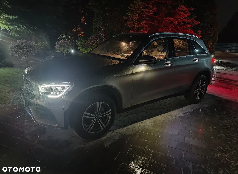 Mercedes-Benz GLC 300 4Matic 9G-TRONIC AMG Line - 32