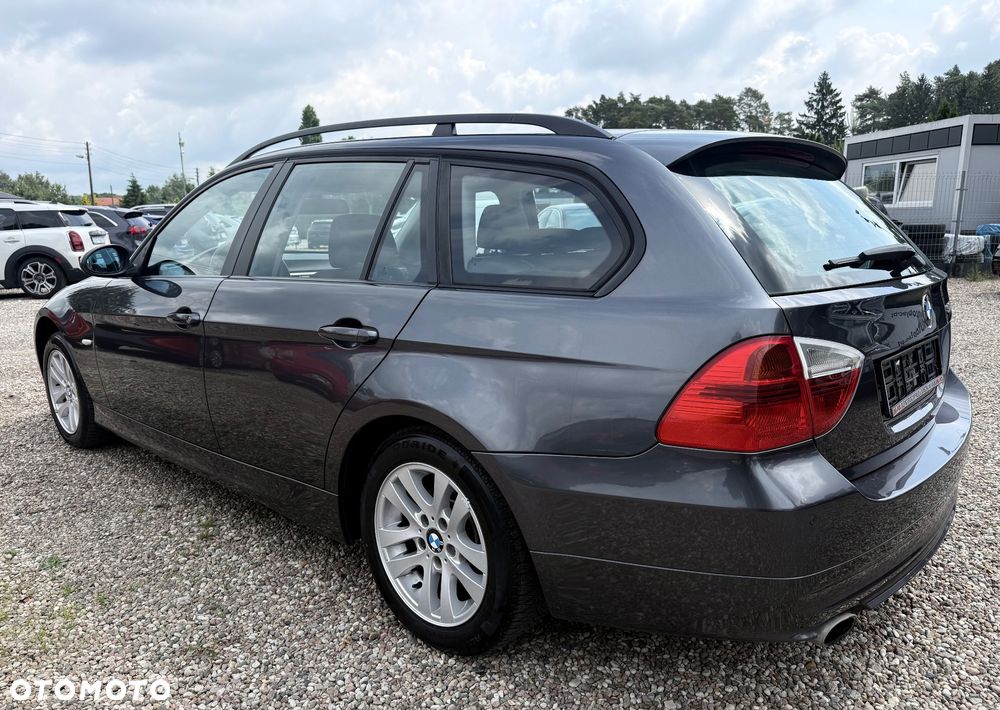 BMW Seria 3 318i - 6