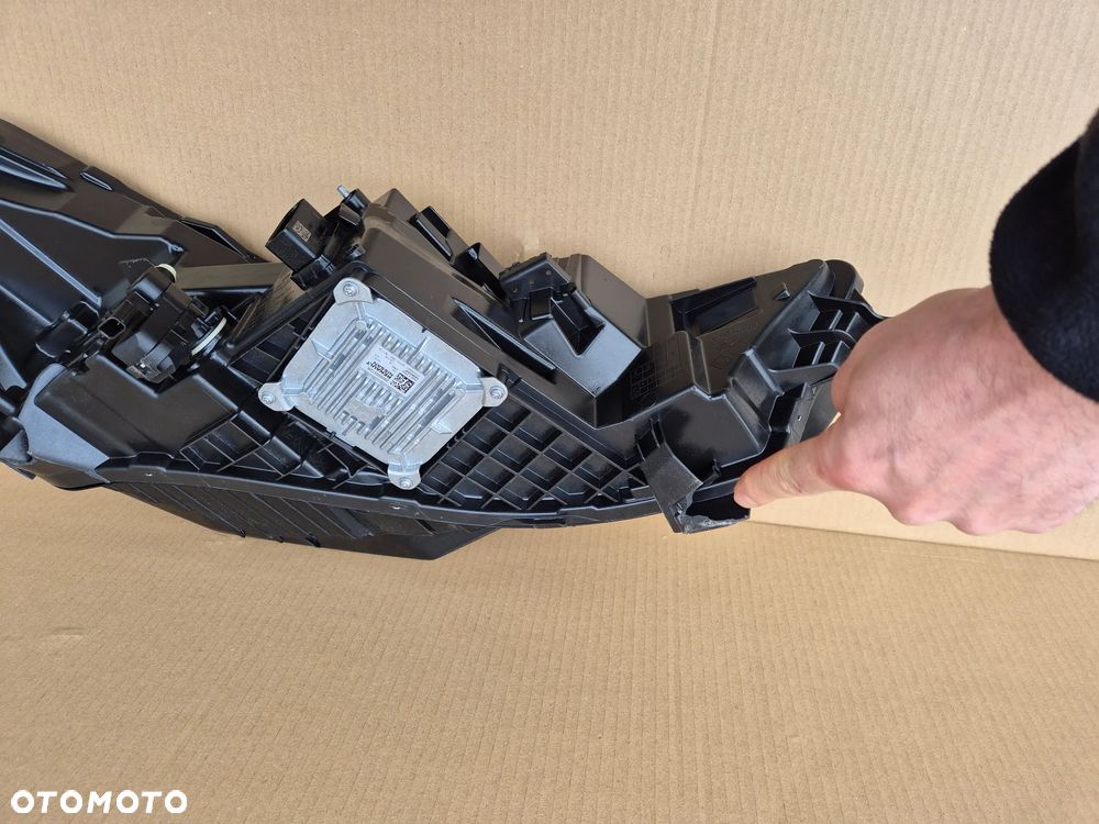 RENAULT CAPTUR ll. SYMBIOZ LAMPY PRZÓD PRAWA-260100091R LEWA-260604753R - 4