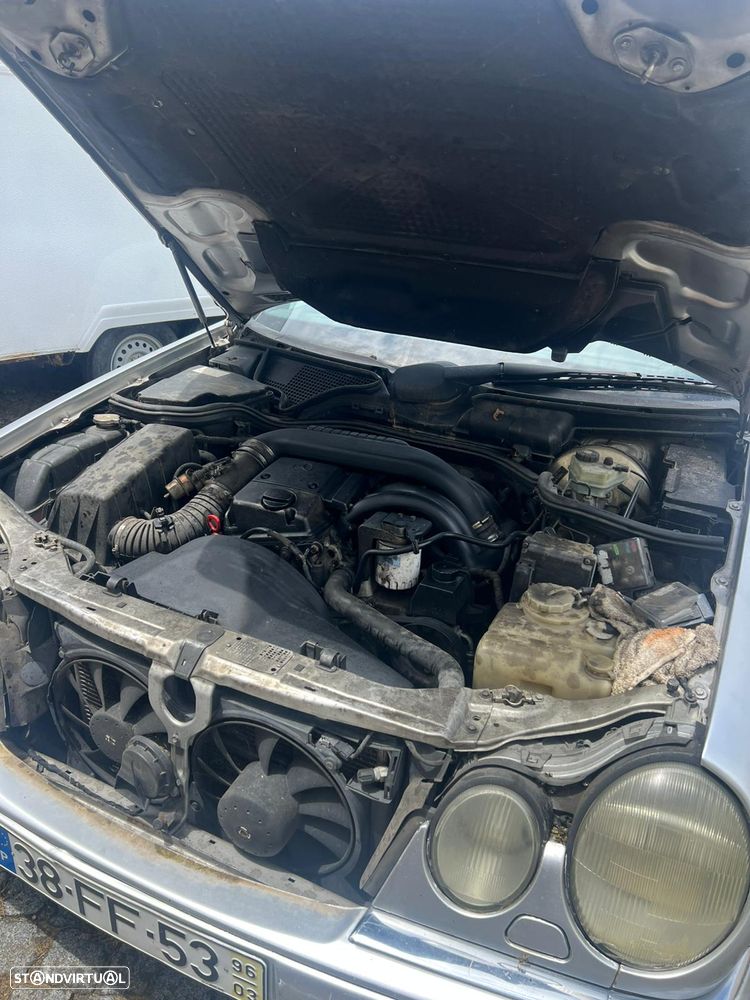 Mercedes-Benz E 200 D Classic - 6